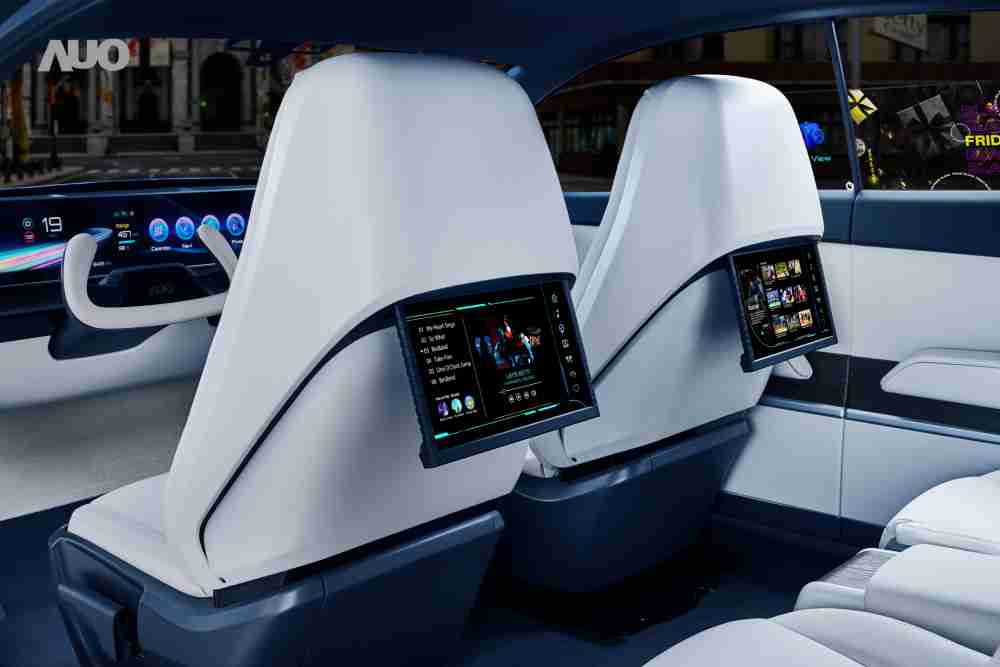 尊龙集团将于CES 展示全新Smart Cockpit 2024，，，可紧密串连使用者多元需求，，，并革新座舱内部的应用和设计，，，，带来身历其境且引人入胜的视觉飨宴，，，，满足驾乘人员的全方位体验